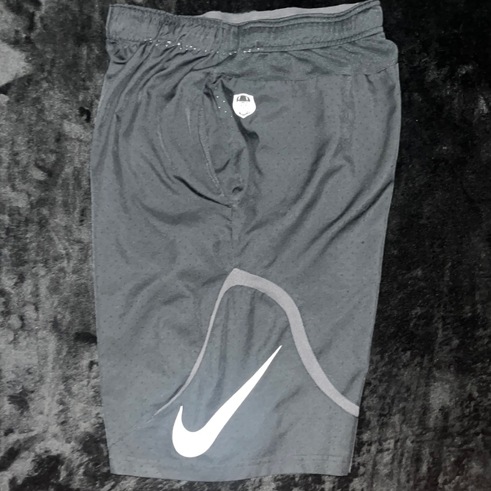 Medium Nike The Opening shorts